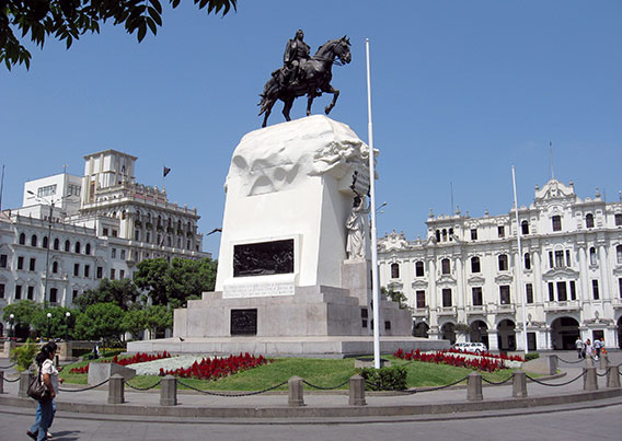 Lima, San Martín Plaza